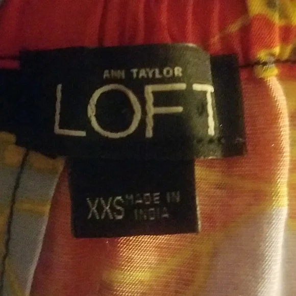 LOFT Full Bloom Floral romper. Size XXS - Picture 5 of 5